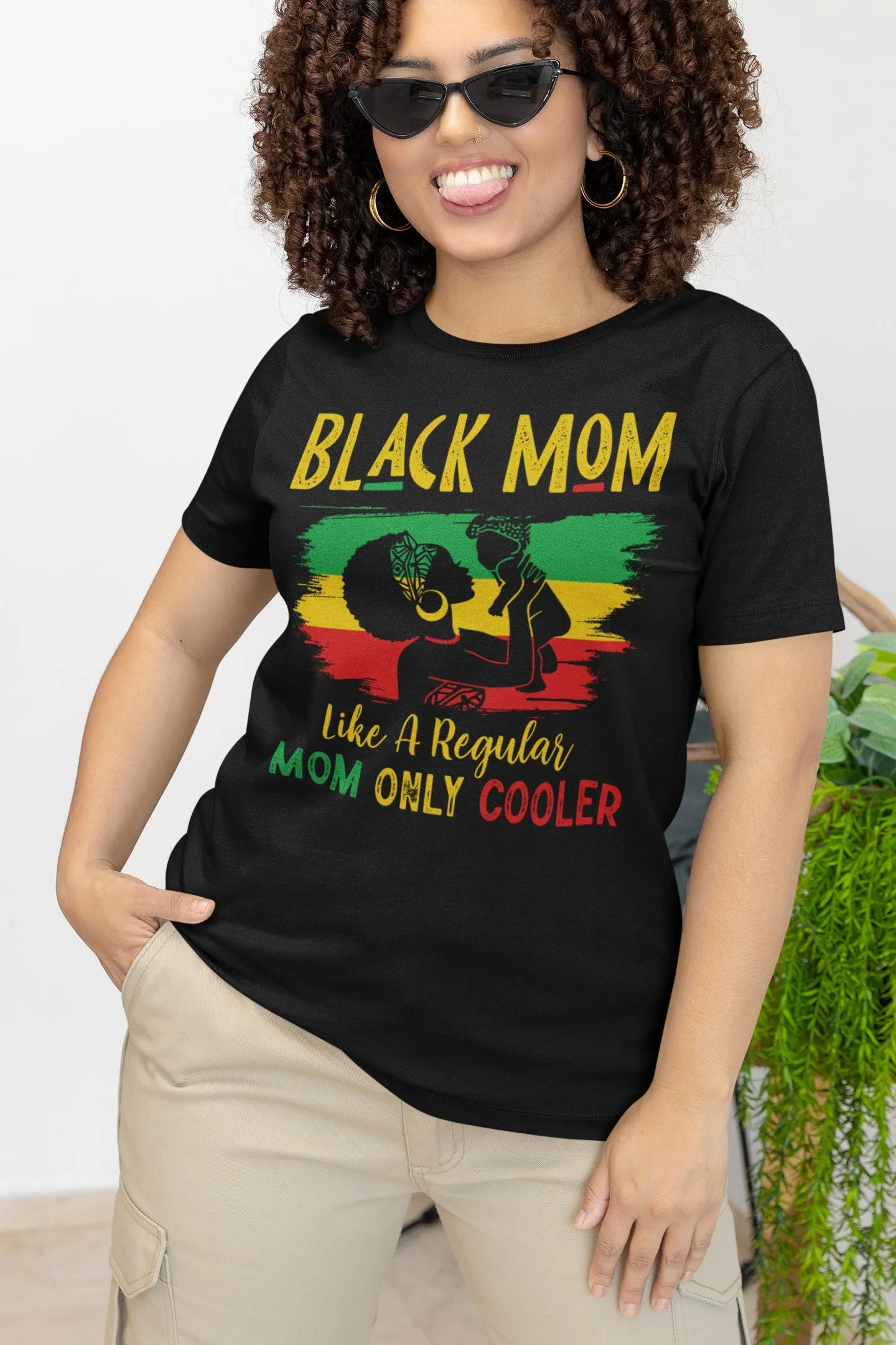 Black Mom Like A Regular Mom Only Cooler T-shirt