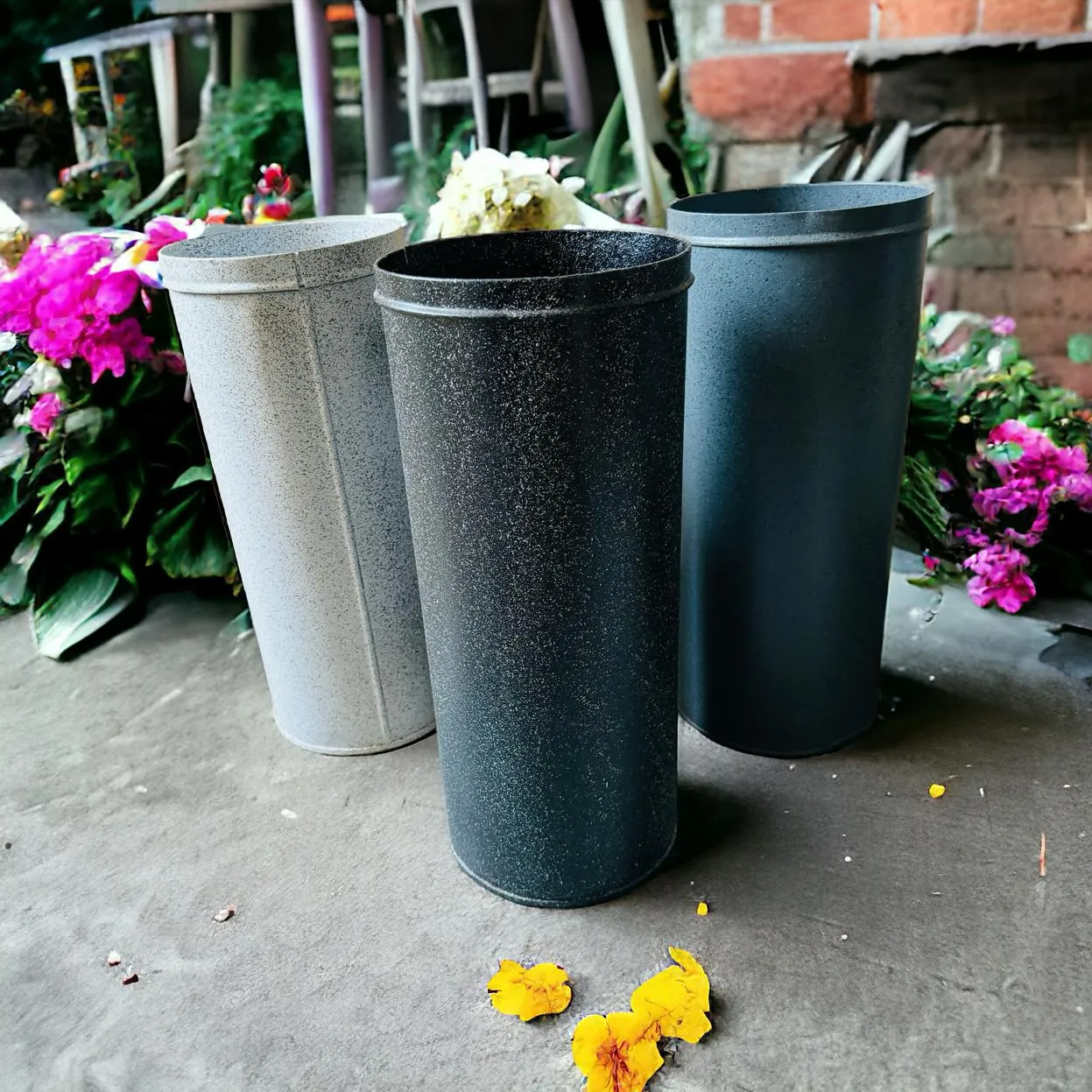 Slender Metallic planters : Razaa 1 ( Sold individually)