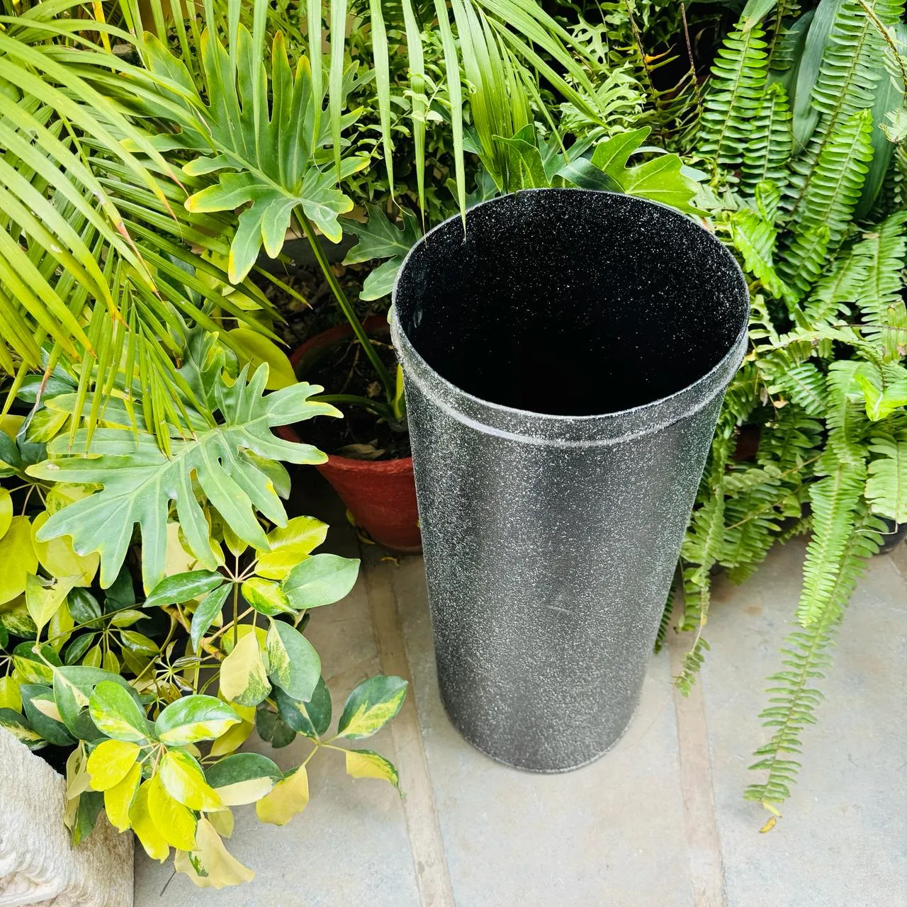 Slender Metallic planters : Razaa 1 ( Sold individually)